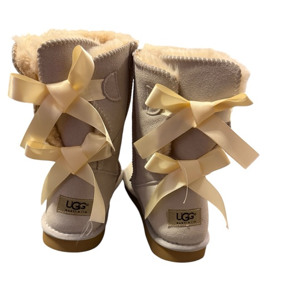 Cream Faux Shearling Bow Winter Boots - Picture 5 of 8